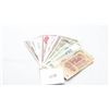 Image 1 : manilla envelope filled with assorted bank notes