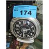 Image 1 : Midcentury modern alarm clock