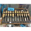 Image 1 : 12pc wood chisel set