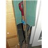 Image 1 : Bundle of 3 garden tools