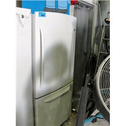 GE white 2door fridge