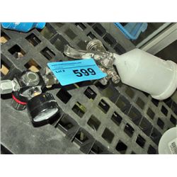 Powersonic spray gun with extra reservoir