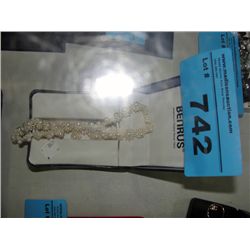 Cluster pearl necklace