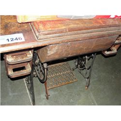 Vintage singer tredle sewing machine cabinet - no