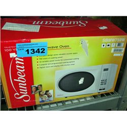 Sunbeam white microwave oven