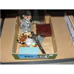 Box of misc collectables and decorative items