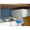 Image 1 : 3 hanging light fixtures