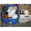 Image 1 : Shelf lot of assorted decorative items; glassware