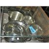Image 1 : Small showcase with 4pc cookware set