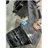 Image 1 : Salon pedicure table
