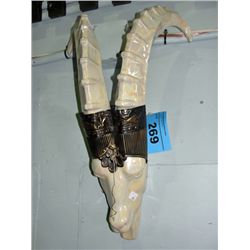 Ceramic rams head wall mount lamp