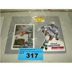 Wayne gretzky postcard and patrick roy special