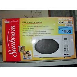 Sunbeam white microwave oven
