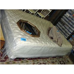 Queen size mattress and boxspring set