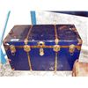 Image 1 : Vintage blue metal storage trunk