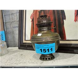 Brass oil lamp (no chimney)