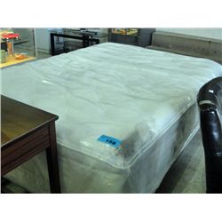 Queen size mattress and boxspring set