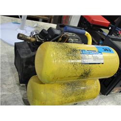 Power fist air compressor