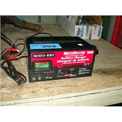 Motormaster automatic battery charger