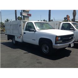 2000 CHEVROLET SILVERADO 3/4 TON STAKEBED 8 CYL. 5.7L 2V