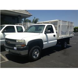 2001 CHEVROLET SILVERADO 3/4 TON STAKEBED 8 CYL. 5.7L 2V