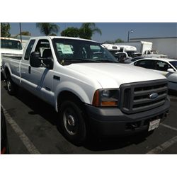 2005 FORD F-250 XL SUPER DUTY 3/4 TON EXTENDED CAB 8 CYL.