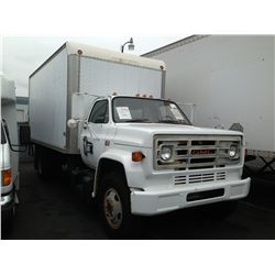 1987 GMC SIERRA 6000 SINGLE AXLE BOX TRUCK 8 CYL.