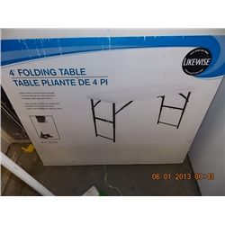 FOLDING TABLE - NEW