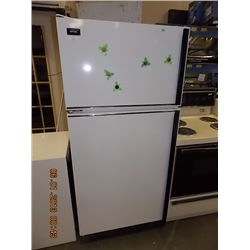 FRIDGE - HOT POINT - WHITE APPLIANCE SOLD $75 OR MORE - 24 HOUR WARRANTY - MONDAY 5PM