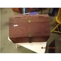 WOOD TOOL BOX