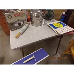 RETRO KITCHEN TABLE