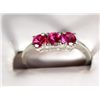 Image 1 : 10kt White Gold Three Stone Synthetic Ruby Ring