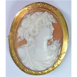 VINTAGE 10K SHELL CAMEO. The hinge and clasp on this piece dates it early 1930's