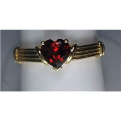 10kt Yellow Gold Antique Garnet Heart Ring