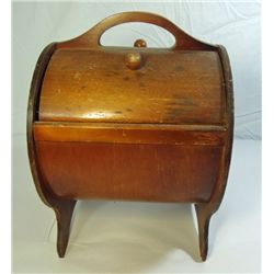 VINTAGE WOODEN SEWING CADDY