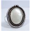 Image 1 : Sterling Silver and Mother Of Pearl Ring