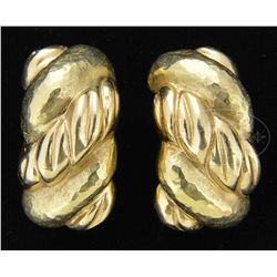 18KT YELLOW GOLD EARRINGS.