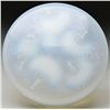 Image 4 : R. LALIQUE HOUPPES OPALESCENT POWDER BOX.