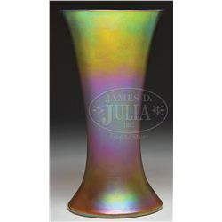 QUEZAL ART GLASS VASE.