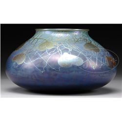LARGE STEUBEN TYRIAN ART GLASS VASE.