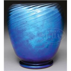 STEUBEN ART GLASS VASE.