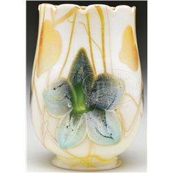 QUEZAL GREEN FLOWER SHADE.