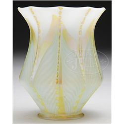 QUEZAL ART GLASS SHADE.