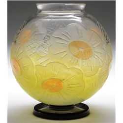 LE VERRE CHARDER ART DECO VASE.