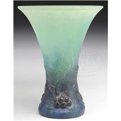 A. WALTER NANCY PATE DE VERRE VASE.
