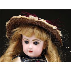 VERY PRETTY JUMEAU BEBE.