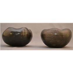 2 SANTA CLARA POTS
