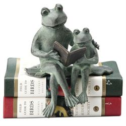 READING FROGS SHELF SITTER