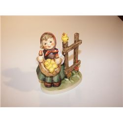 Goebel Hummel Figurine " Chicken Licken "