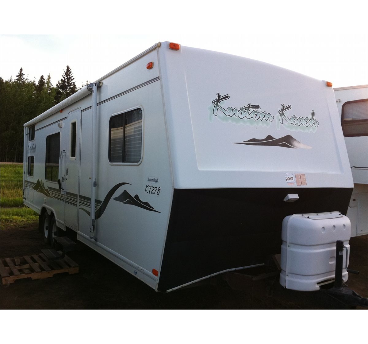 2003 KUSTOM KOACH 28' TRAVEL TRAILER,DUAL AXLES,C/W SLIDE,HITCH (SN ...